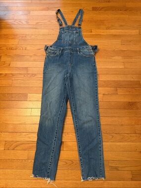 Universal Thread women's medium wash blue denim overalls